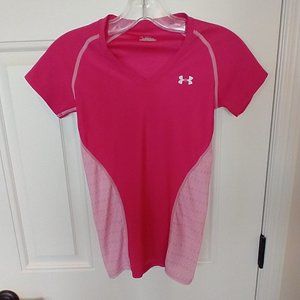 Women's Size XS Under Armour HeatGear running / training pink short sleeve shirt